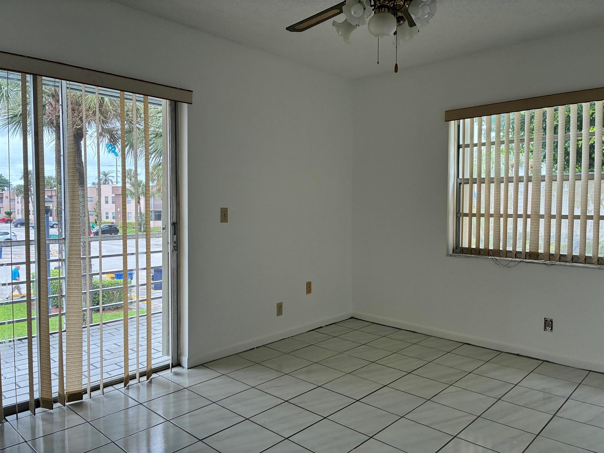 KINGS POINT BURGUNDY COND - Residential
