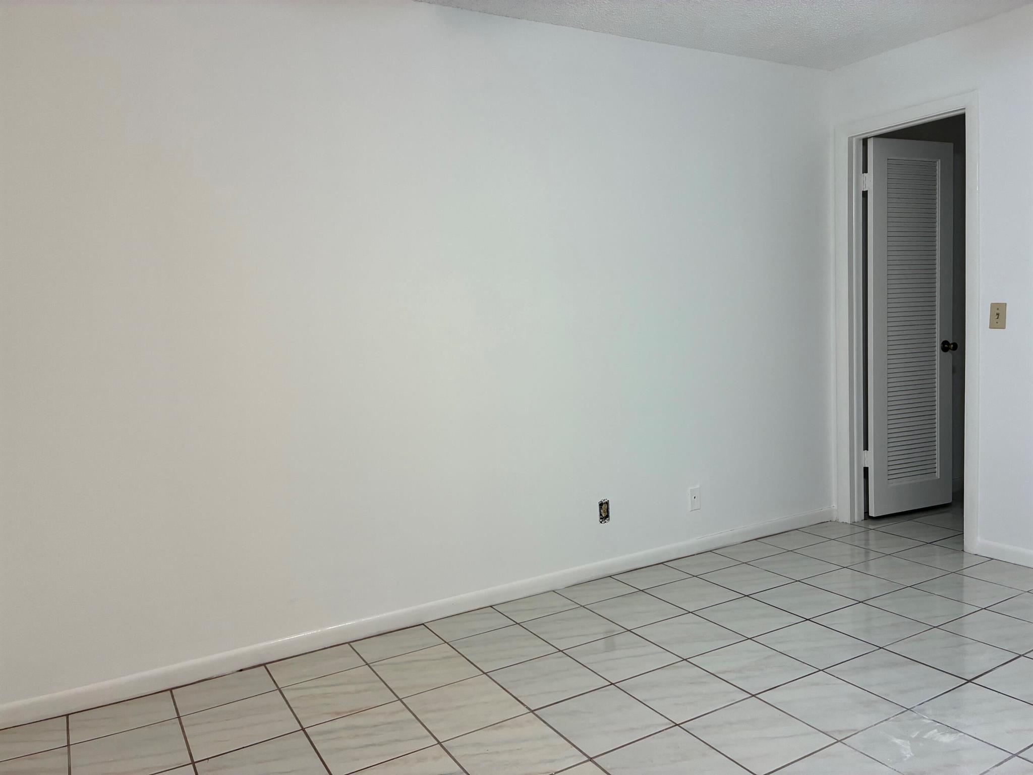KINGS POINT BURGUNDY COND - Residential