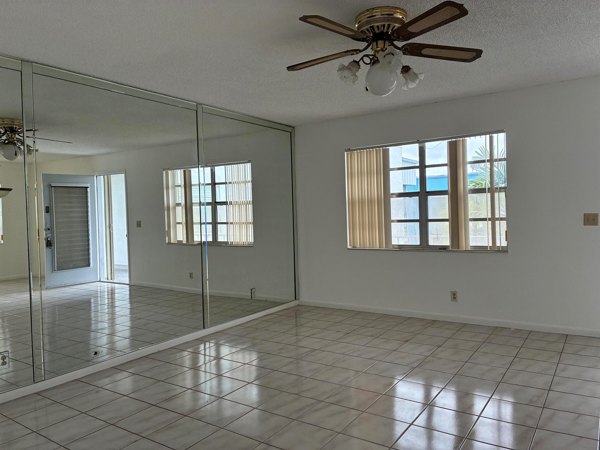 KINGS POINT BURGUNDY COND - Residential