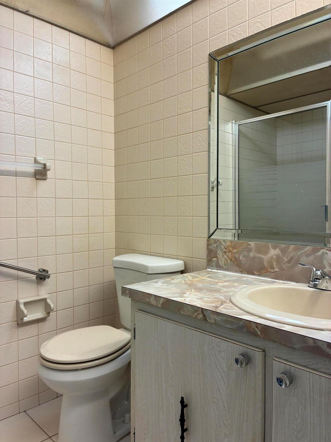 KINGS POINT BURGUNDY COND - Residential