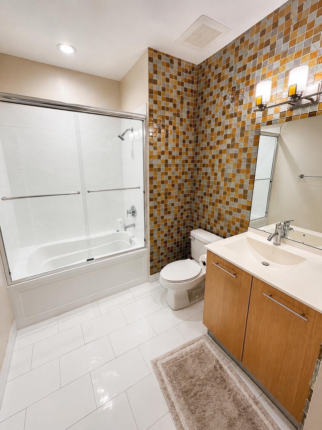 313 NE 2nd Street NE 901