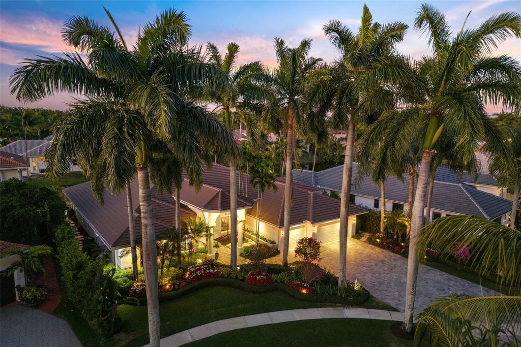 Photo of 317 Windmill Palm Avenue, Plantation, FL 33324 (MLS # F10488356)