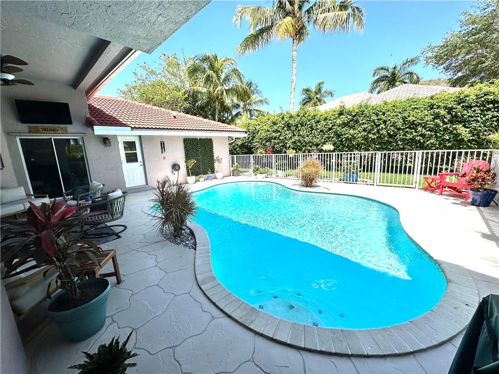 HIDDEN HAMMOCKS ESTATES - Residential
