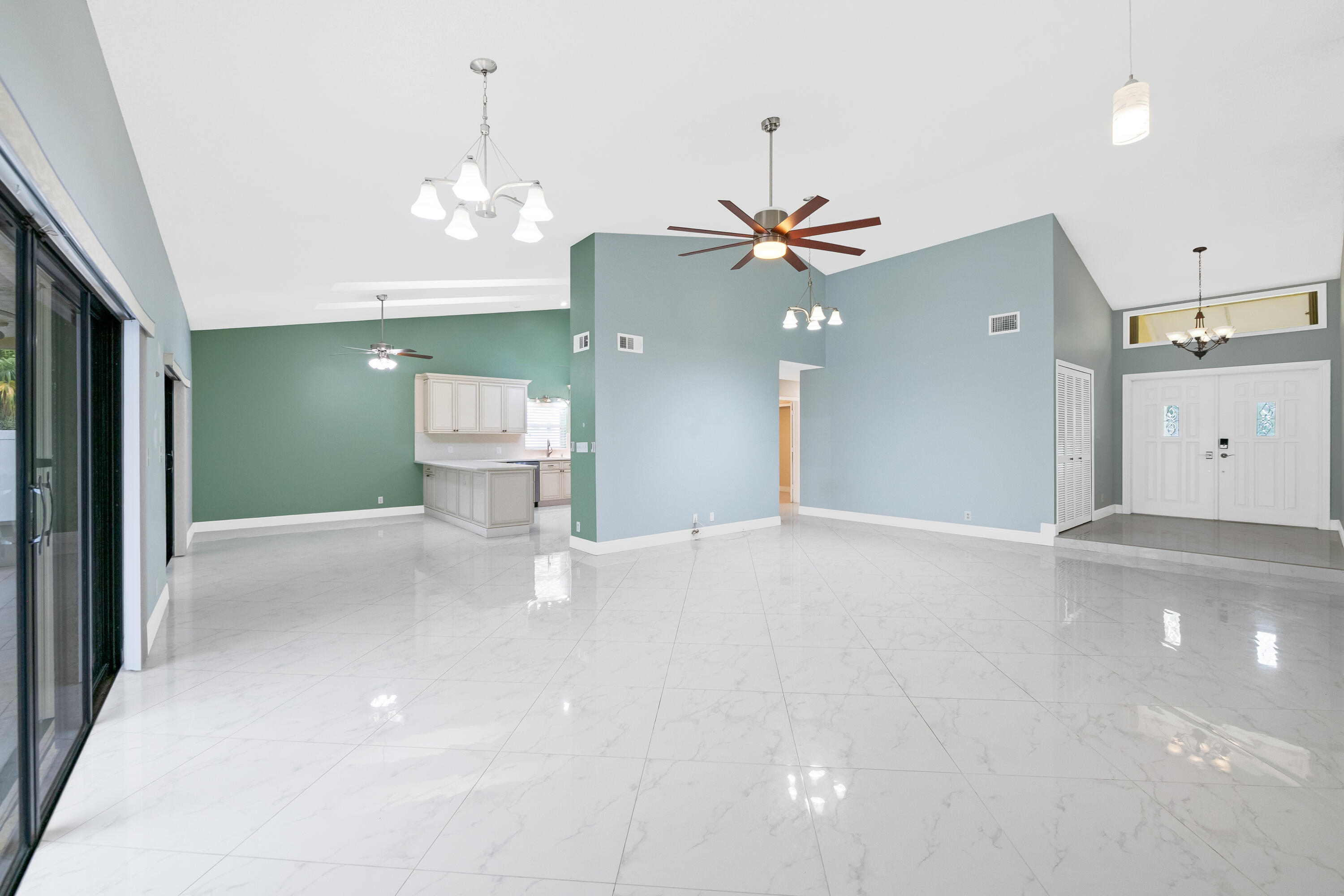 281 N Country Club Boulevard