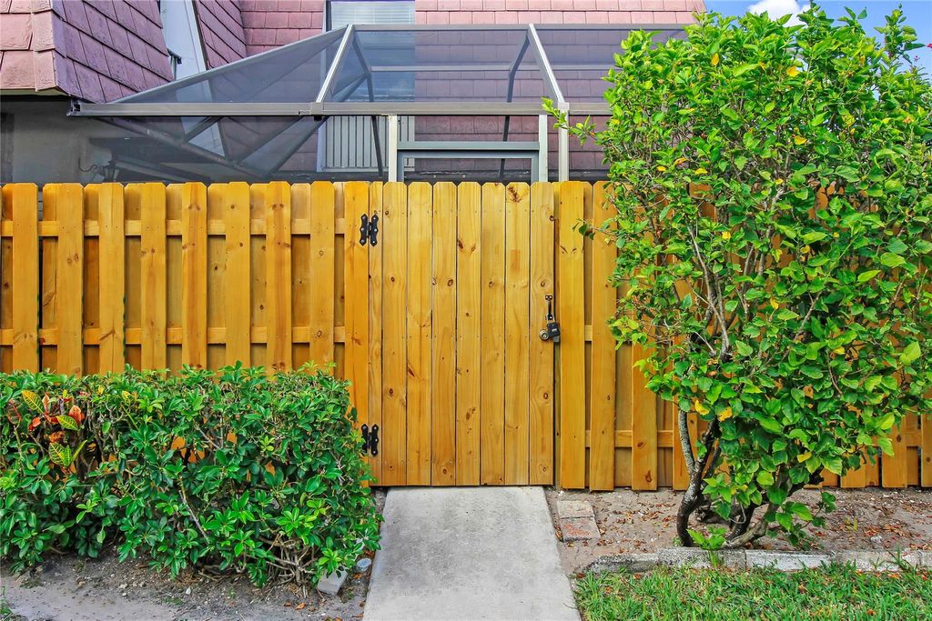 Photo of 7801 W Courtyard Run, Boca Raton, FL 33433 (MLS # F10535472)