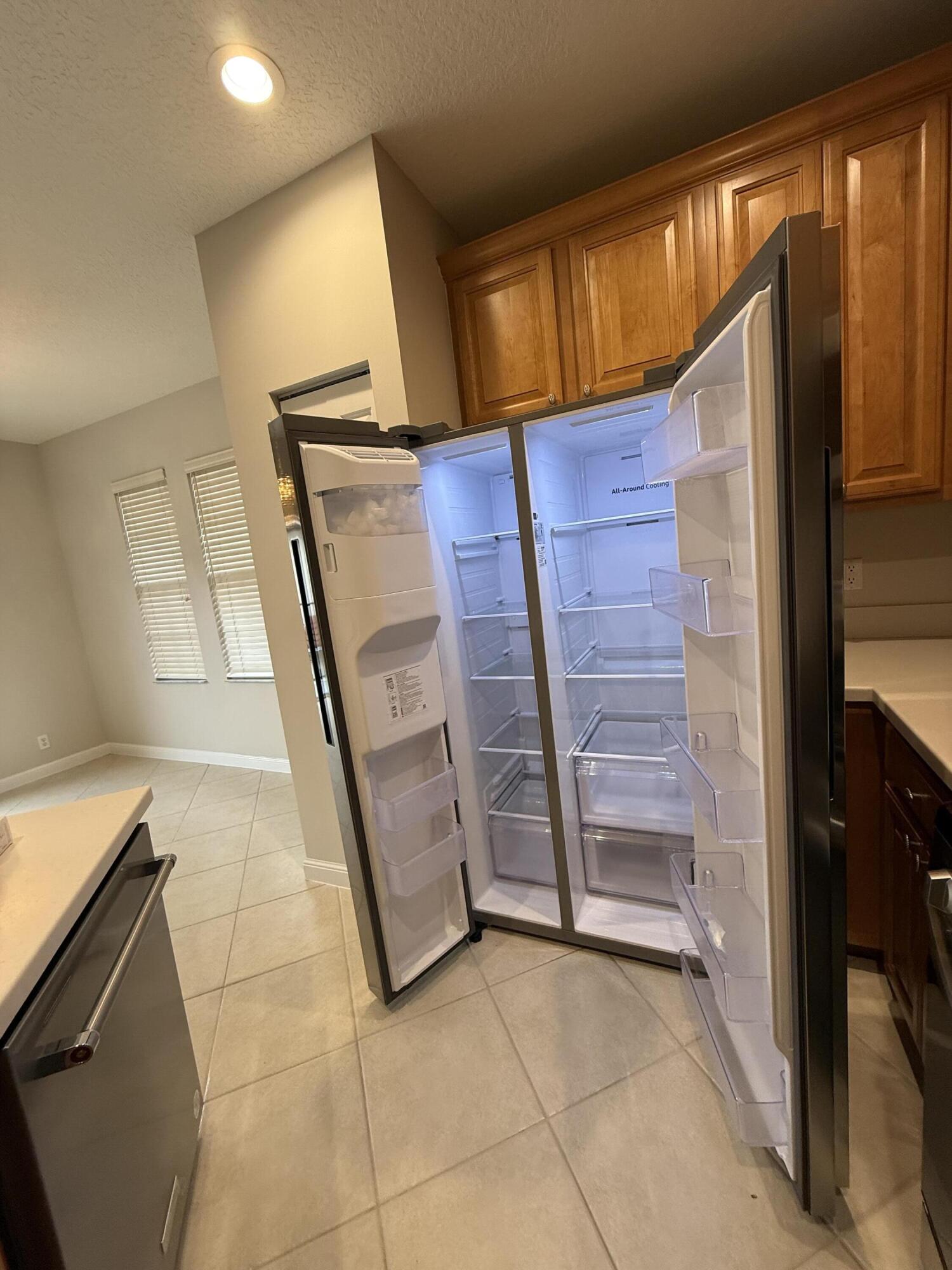 MANSIONS AT EVERGRENE WEST CONDO - Residential Lease