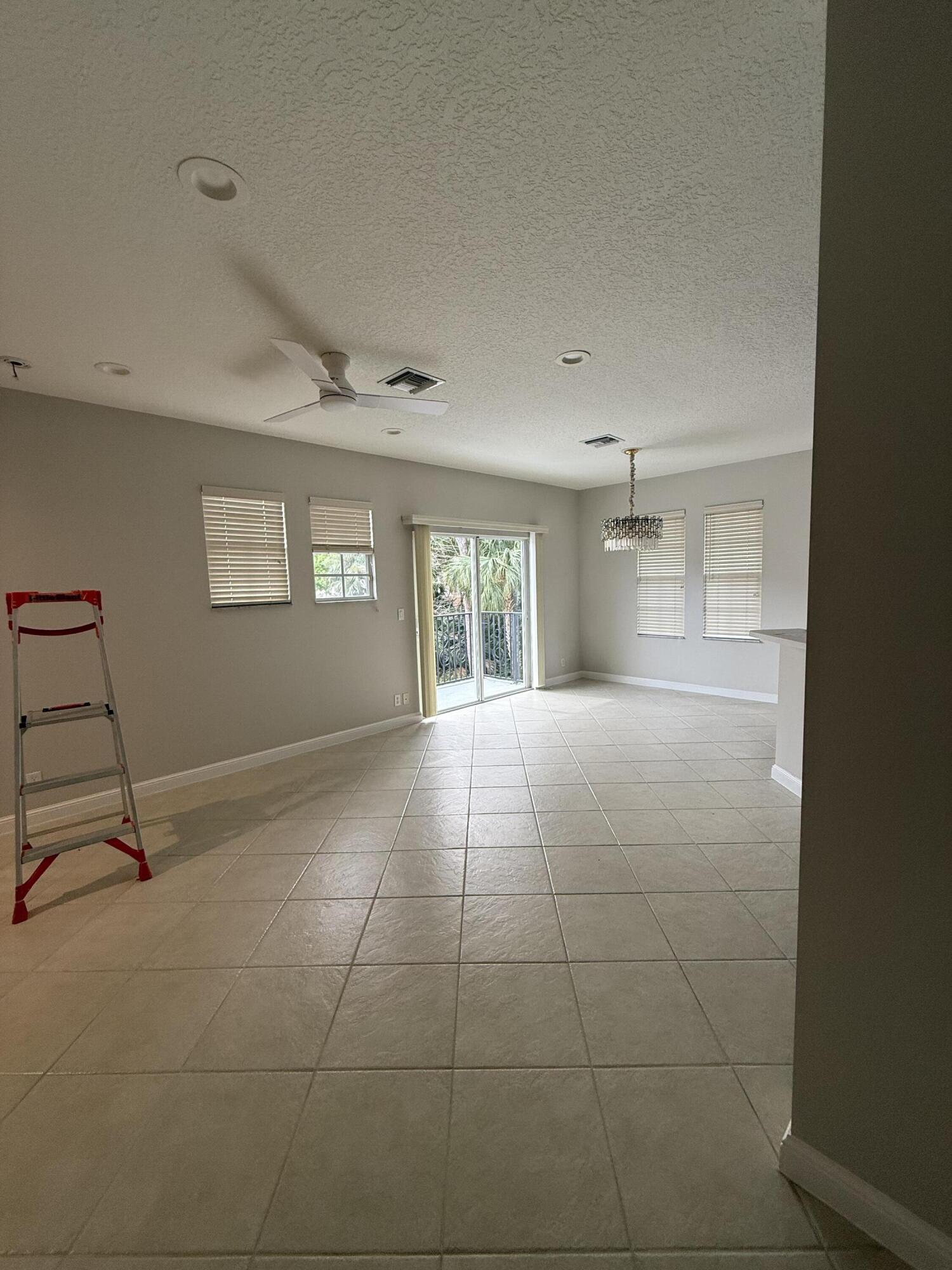 MANSIONS AT EVERGRENE WEST CONDO - Residential Lease