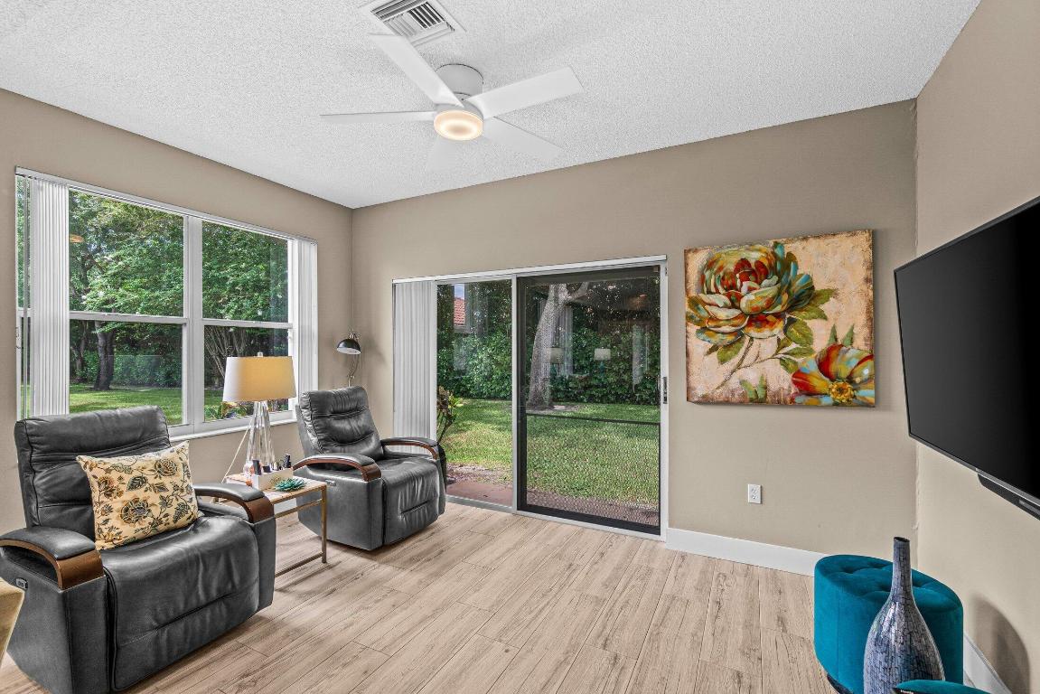 PALM ISLES - Residential