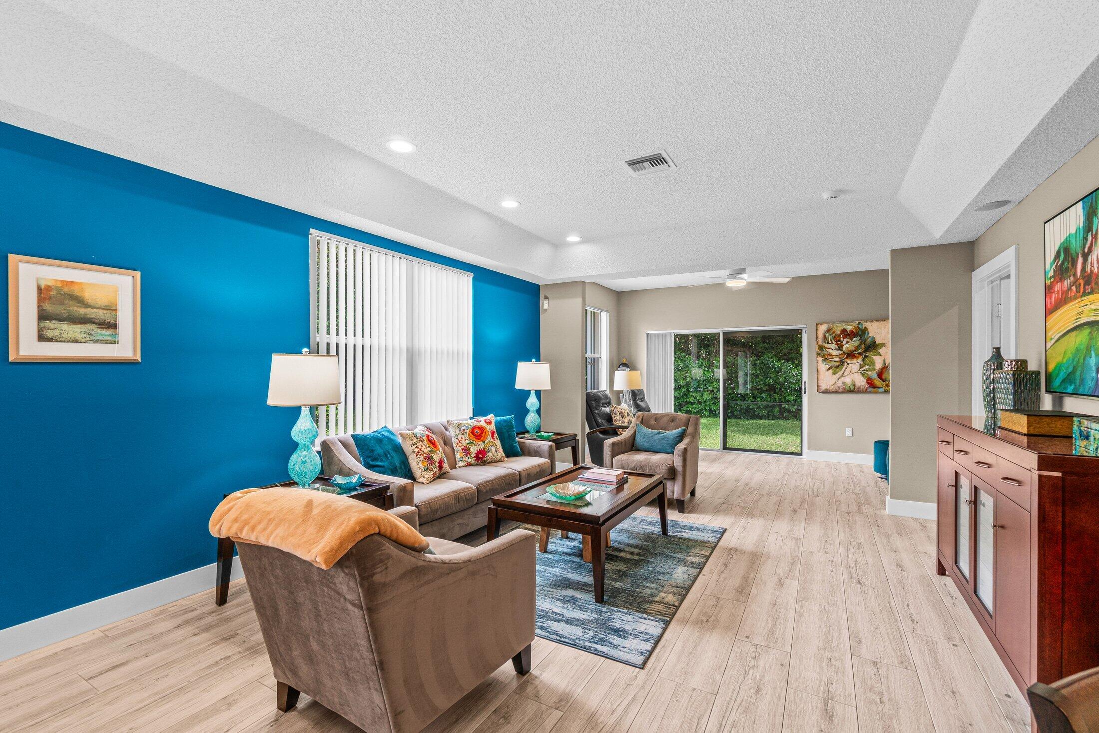 PALM ISLES - Residential