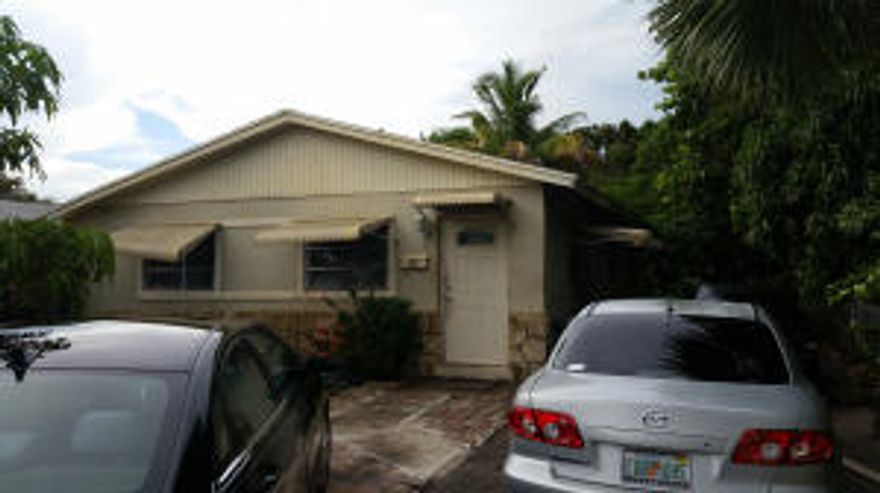 APPROVED SHORTSALE - CLOSE IN 30 DAYS OR LESS!! HANDY MANY SPECIAL W GREAT POTENTIAL MINUTES FROM DOWNTOWN.