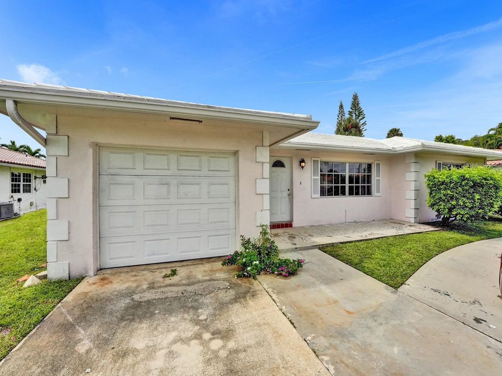 Photo of 22062 Acapulco Ct, Boca Raton, FL 33428 (MLS # F10397456)