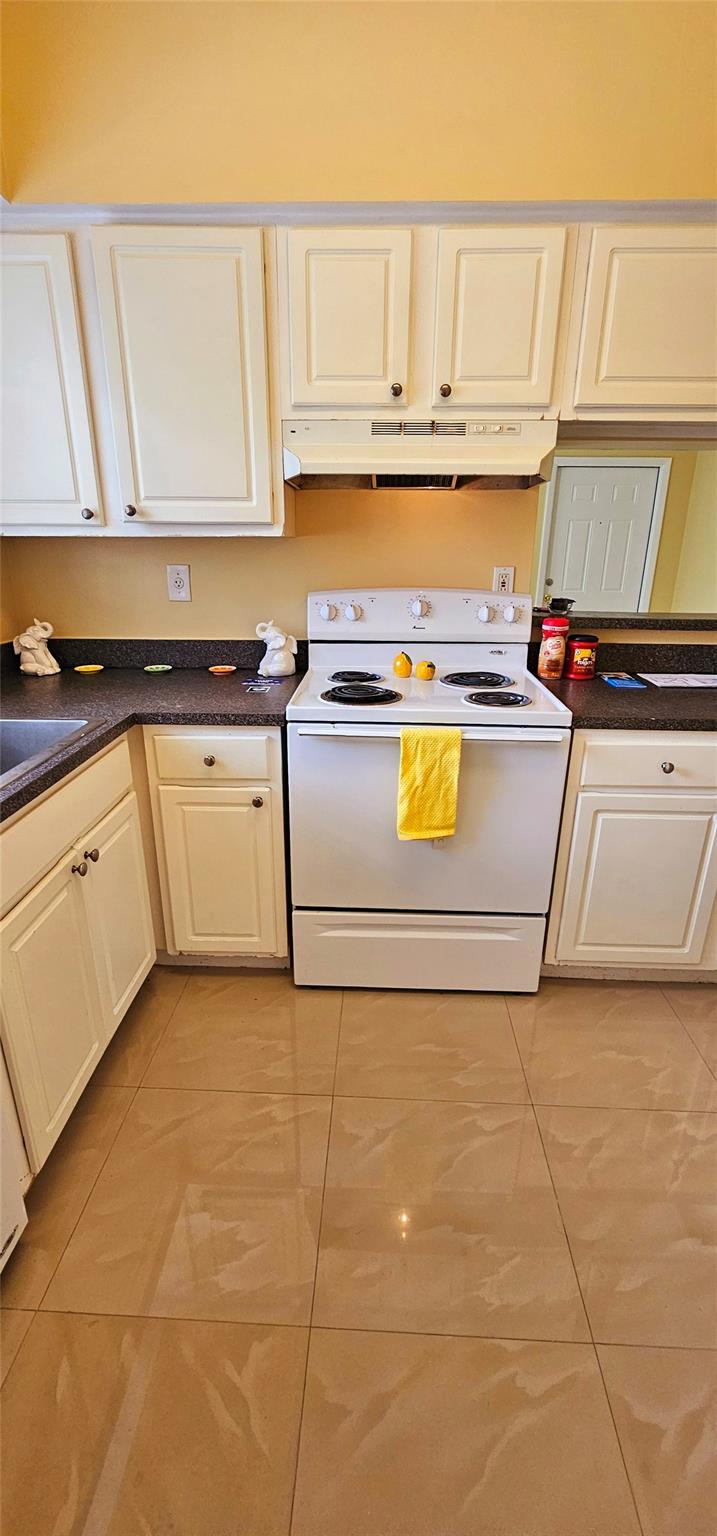 Reflections @ Pembroke Pi - Residential Lease