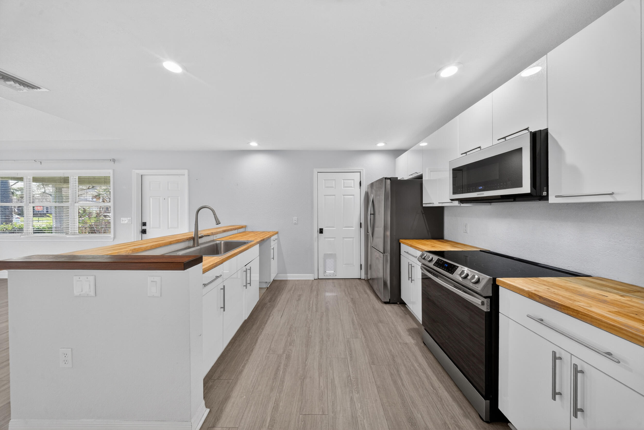 THE PRESERVE AT THE SAVANNAHS CONDOMINIUM - Residential