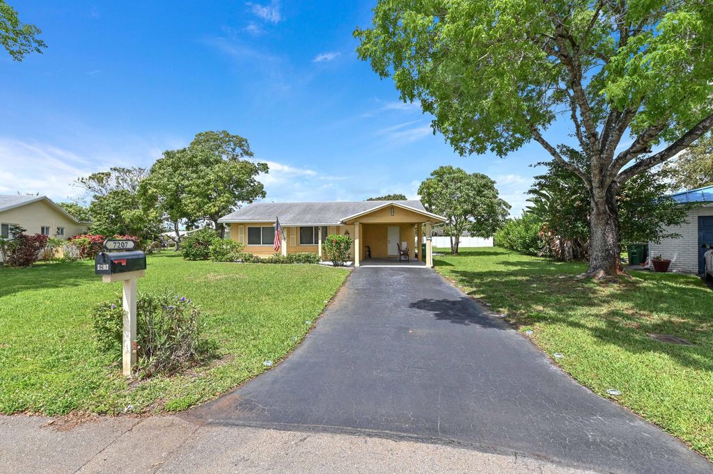 Photo of 7207 NW 92nd Avenue, Tamarac, FL 33321 (MLS # B26016513)