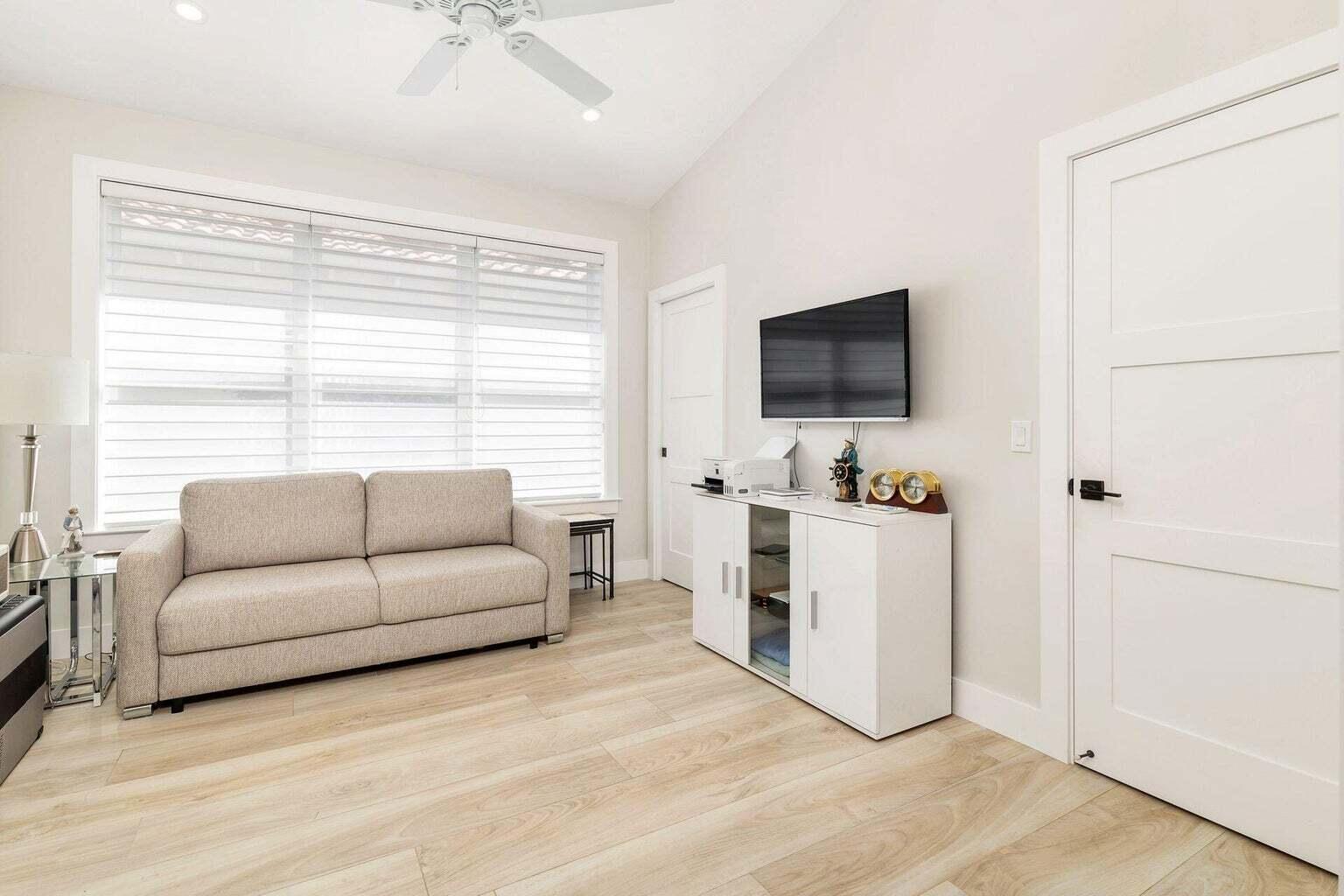 CRESSON ISLAND AT JONATHA - Residential