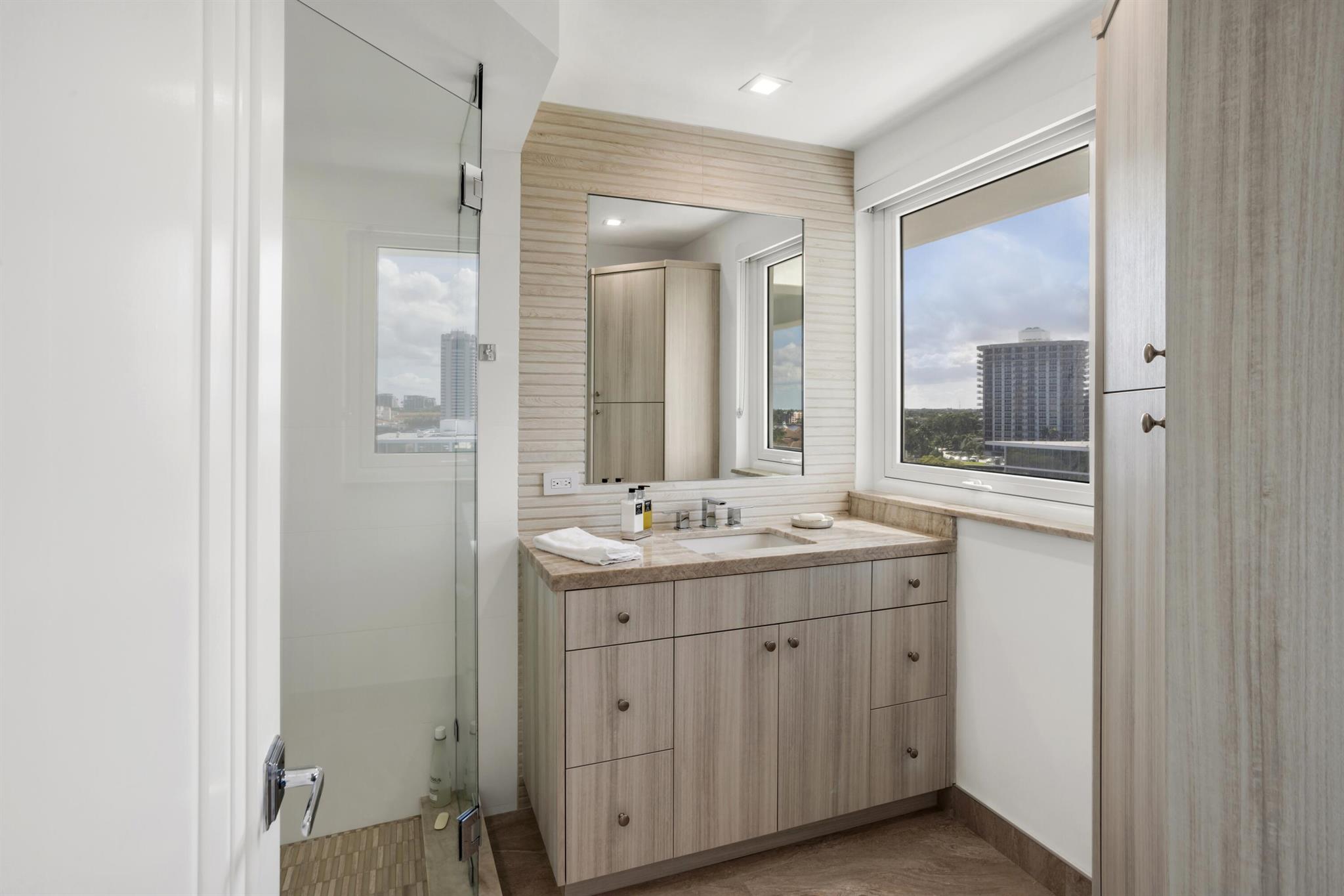 750 OCEAN - Residential