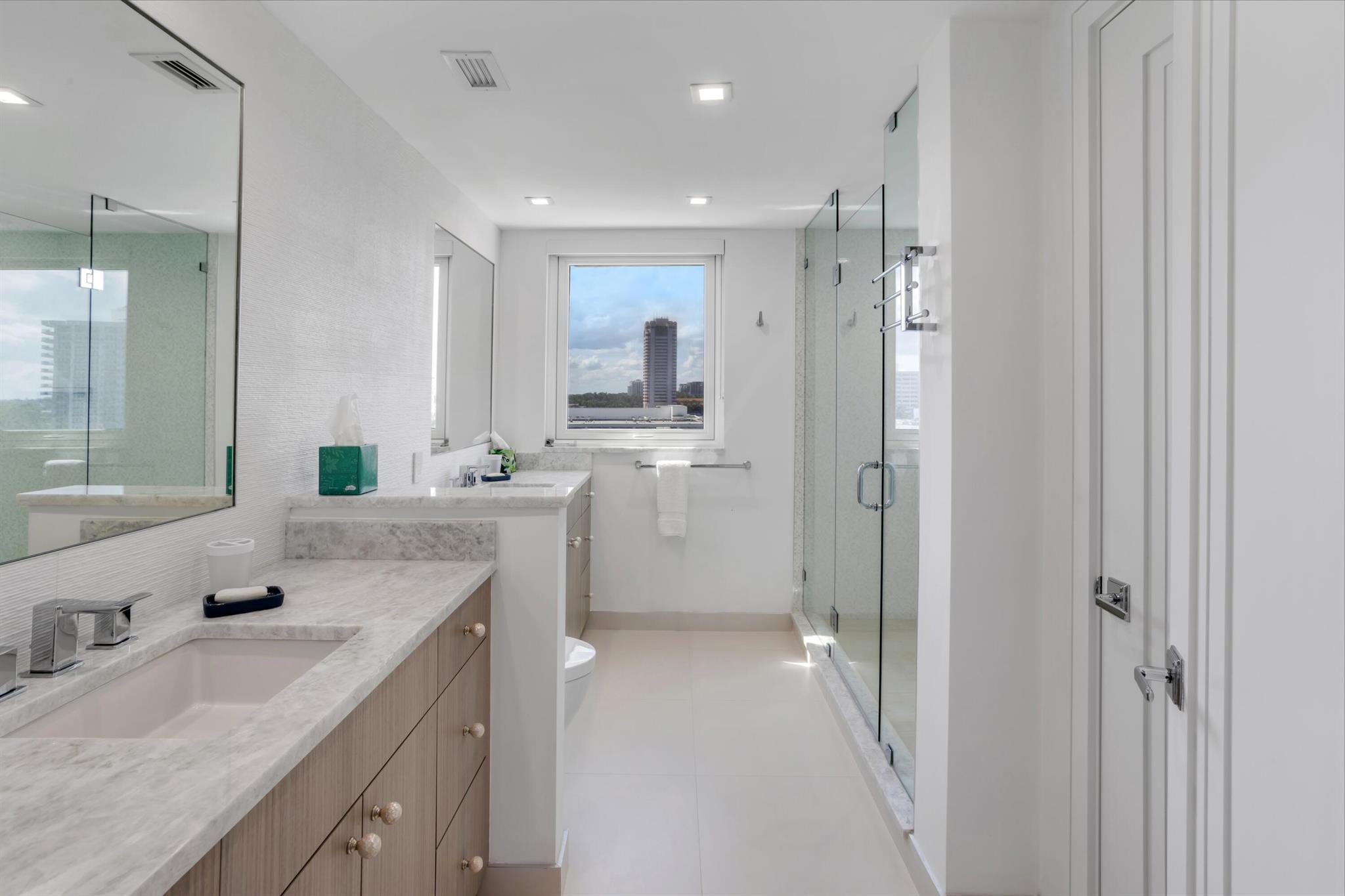 750 OCEAN - Residential