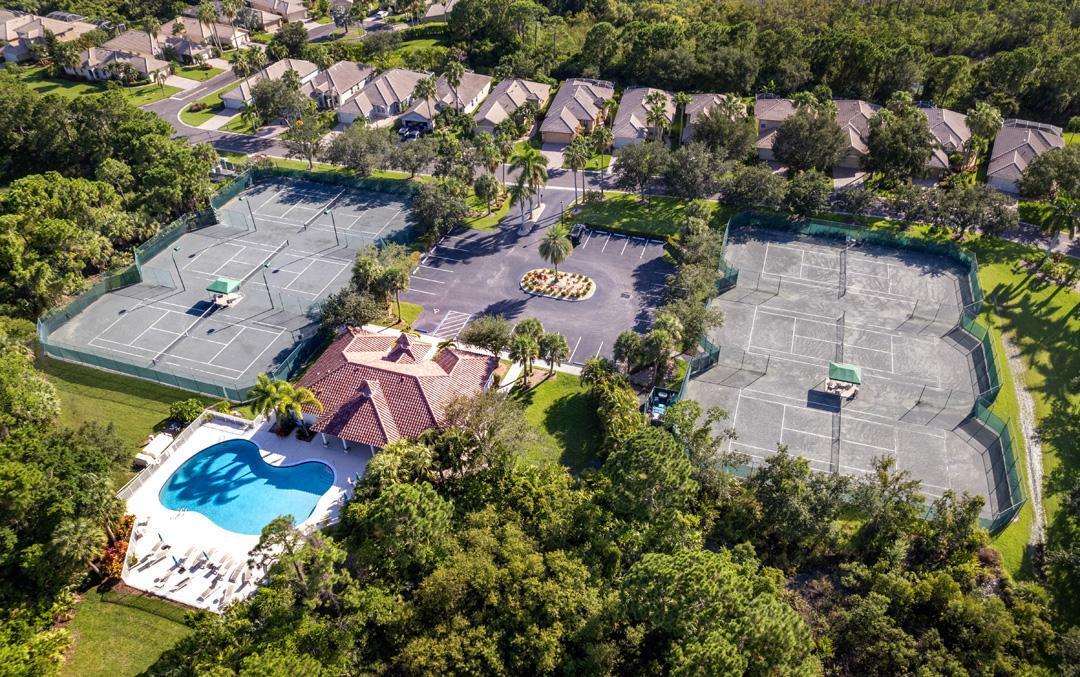 JENSEN BEACH GOLF AND COUNTRY CLUB - Residential