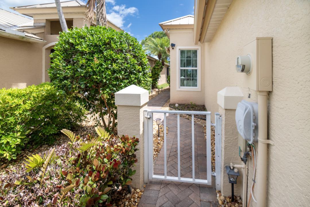 JENSEN BEACH GOLF AND COUNTRY CLUB - Residential