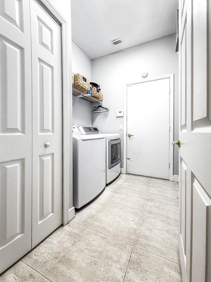 JENSEN BEACH GOLF AND COUNTRY CLUB - Residential