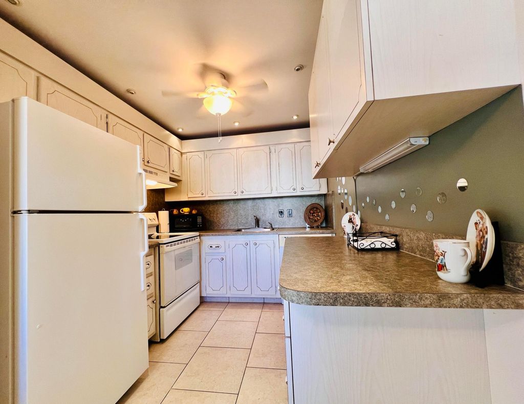 Photo of 171 Chatham I, West Palm Beach, FL 33417 (MLS # B26056656)