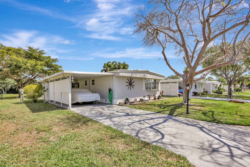 Photo of 8409 Chisum Trail, Boca Raton, FL 33433 (MLS # F10498127)
