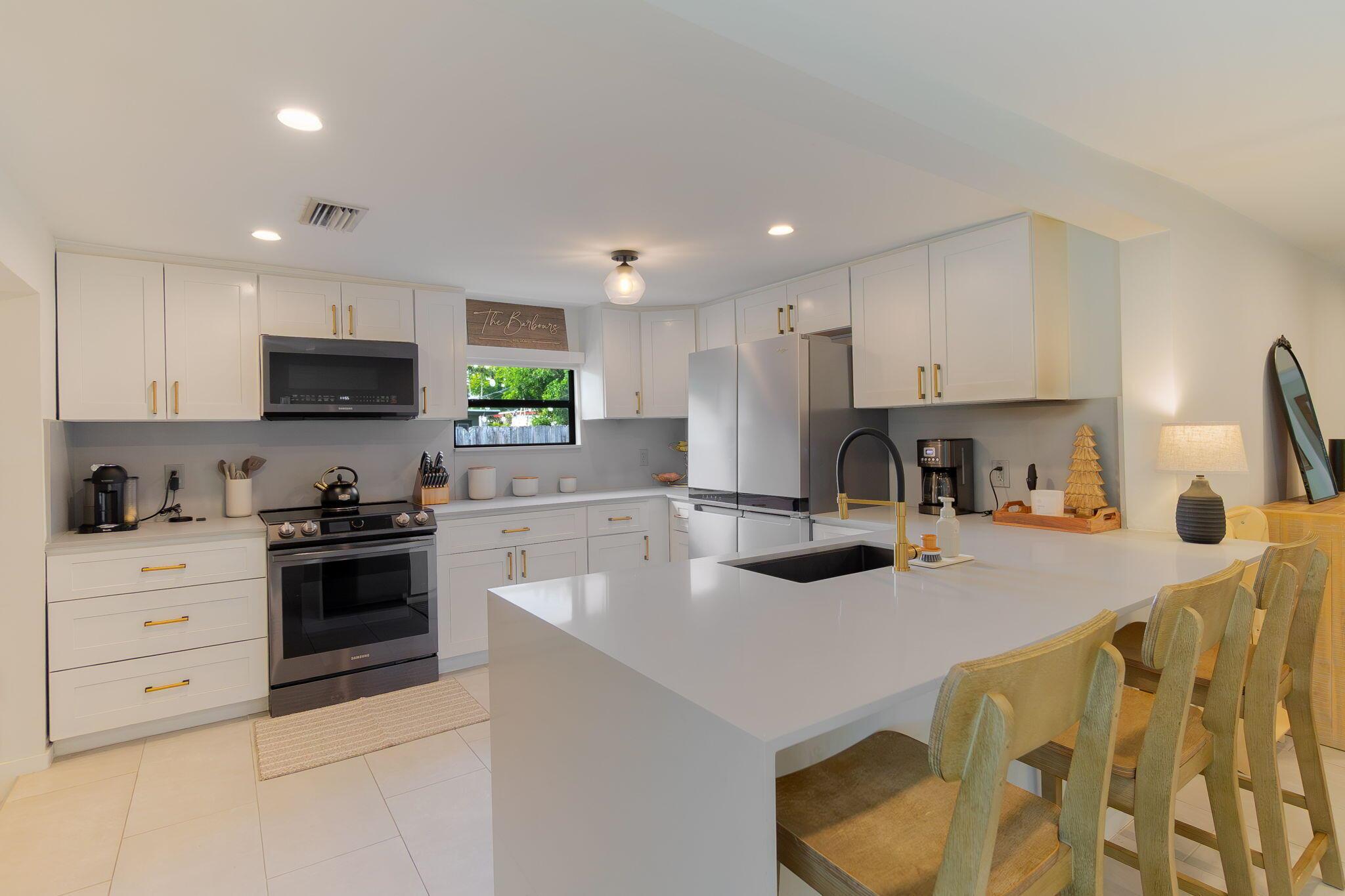 LAUDERDALE GARDENS - Residential