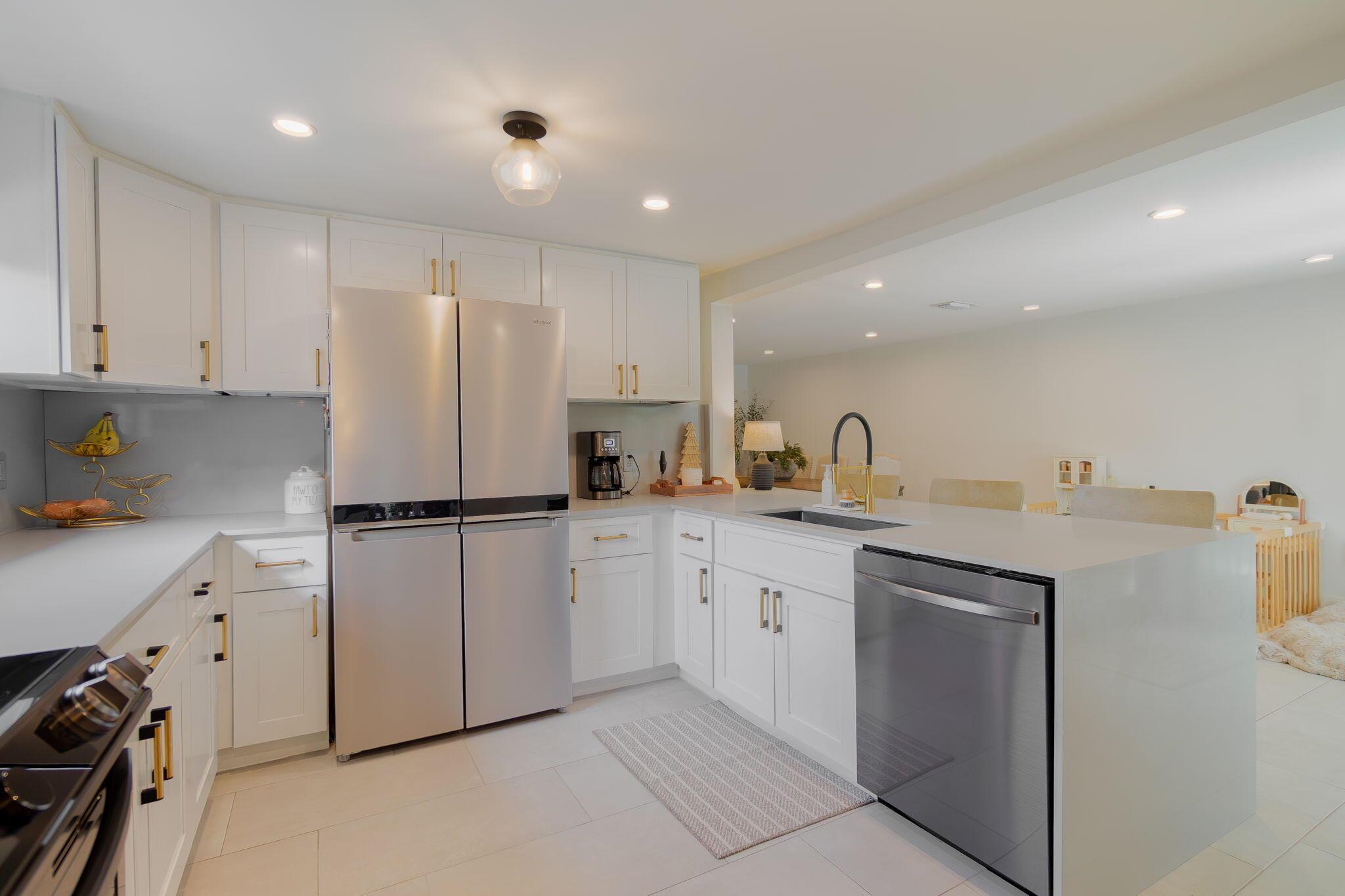 LAUDERDALE GARDENS - Residential