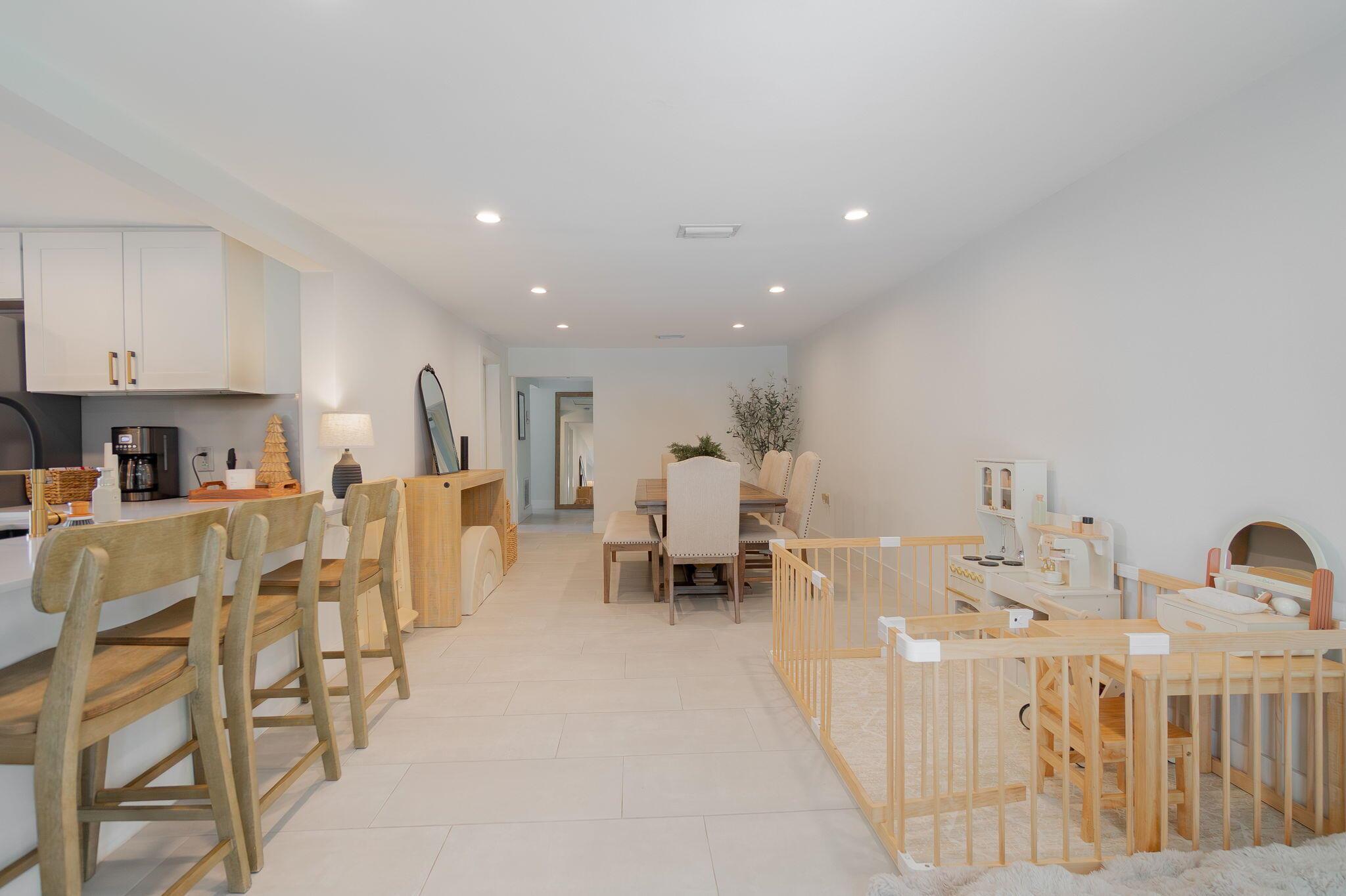 LAUDERDALE GARDENS - Residential