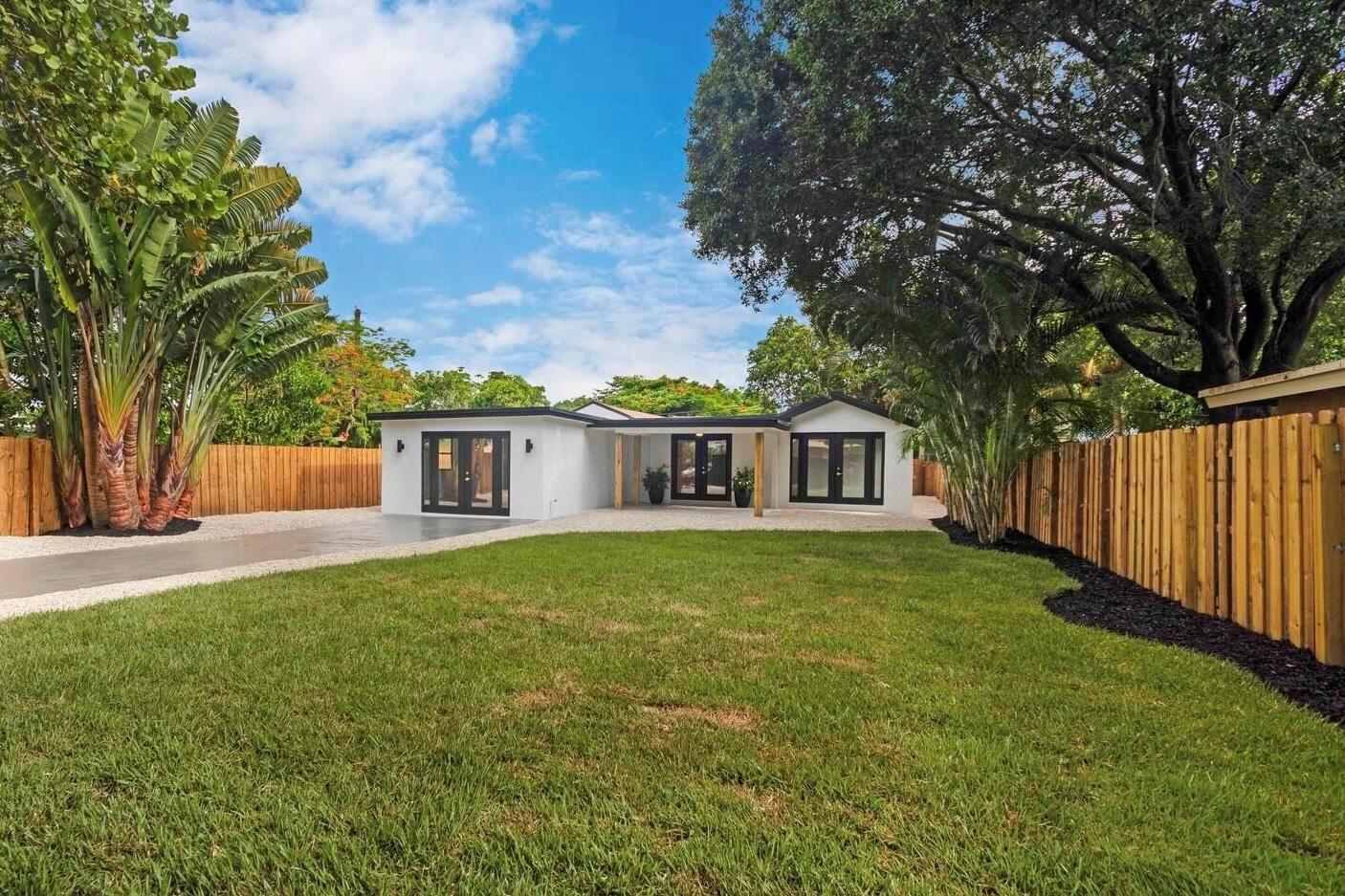 LAUDERDALE GARDENS - Residential