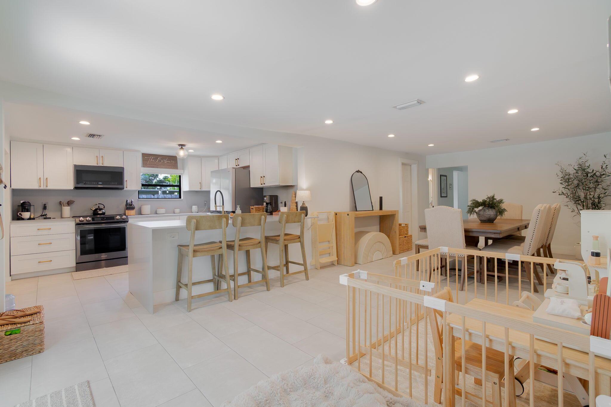 LAUDERDALE GARDENS - Residential