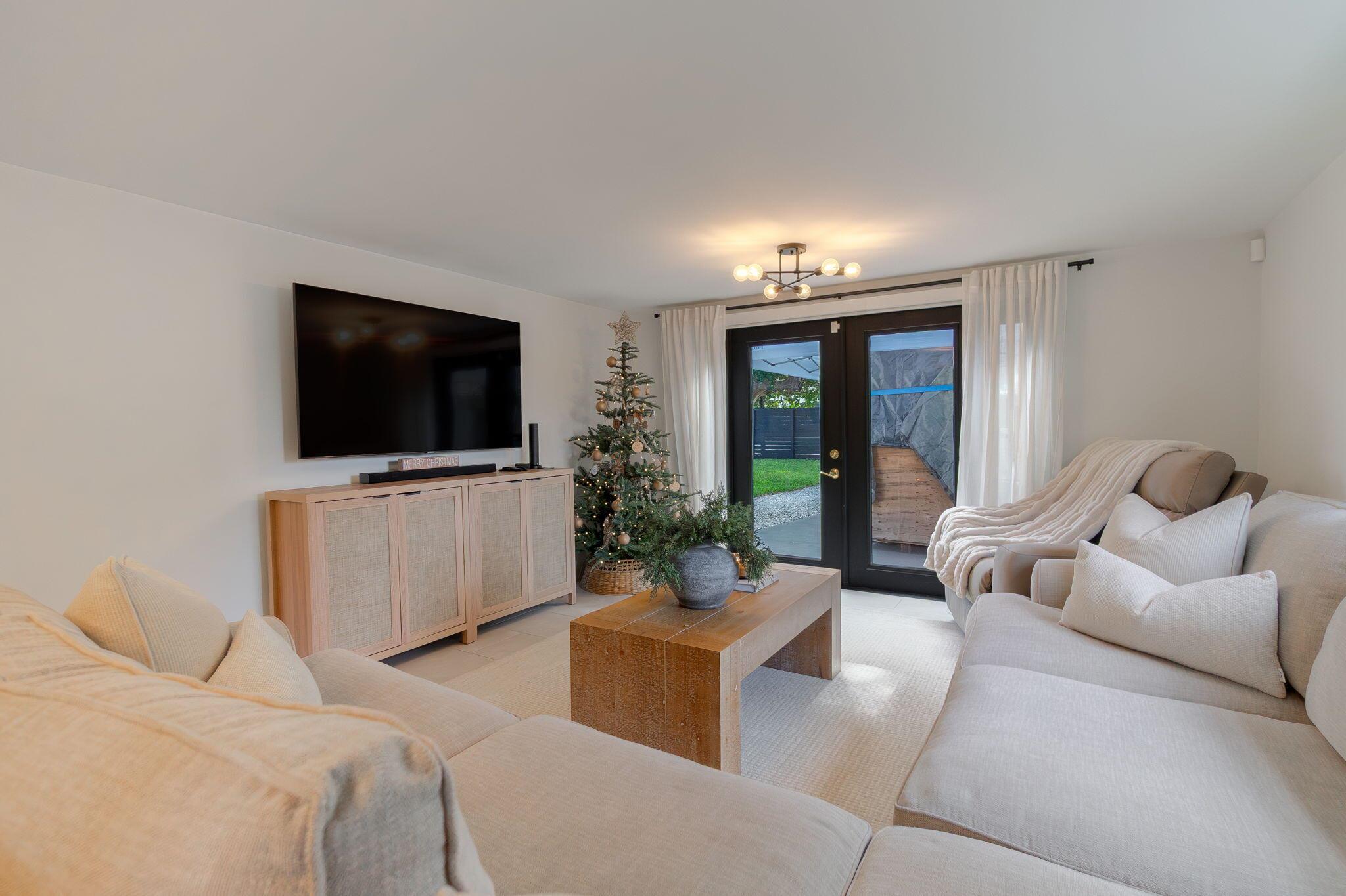 LAUDERDALE GARDENS - Residential