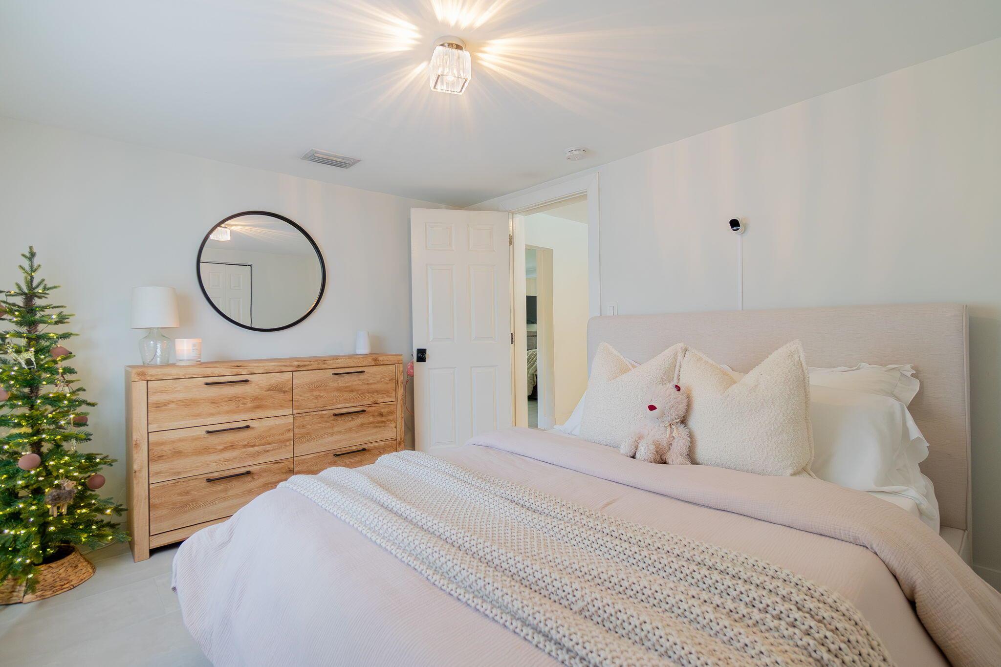 LAUDERDALE GARDENS - Residential