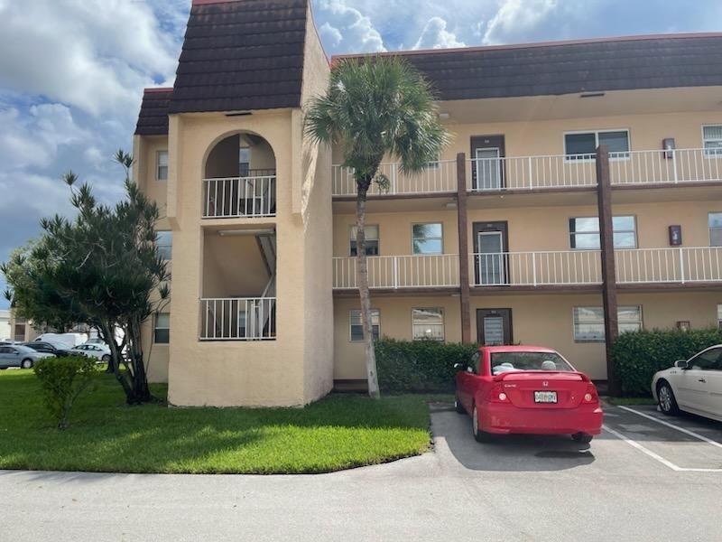Sunrise Lakes Condo - Residential