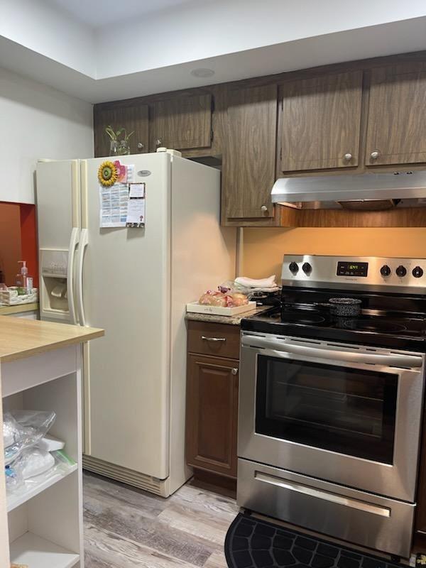 Sunrise Lakes Condo - Residential