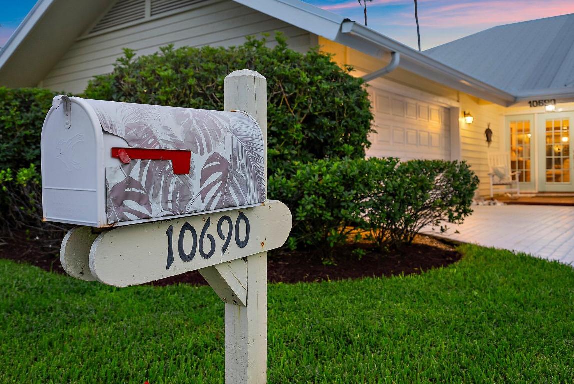 10690 SE Jupiter Narrows Drive