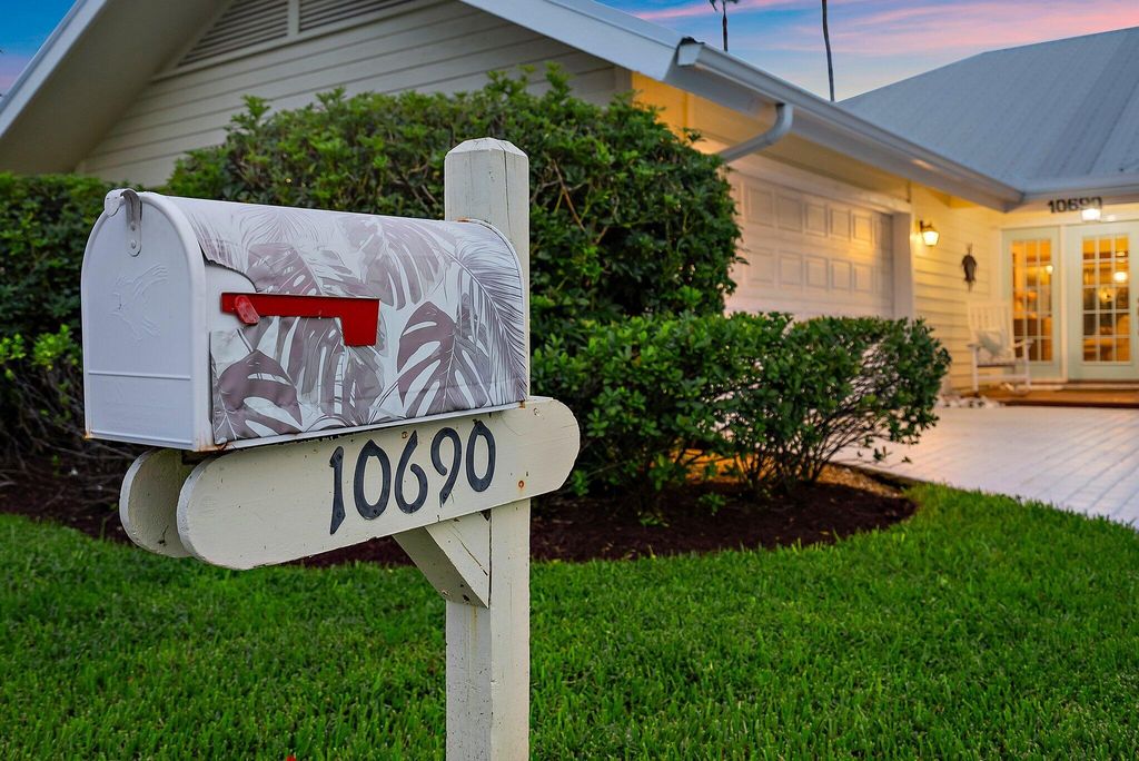 Photo of 10690 SE Jupiter Narrows Drive, Hobe Sound, FL 33455 (MLS # R11123904)