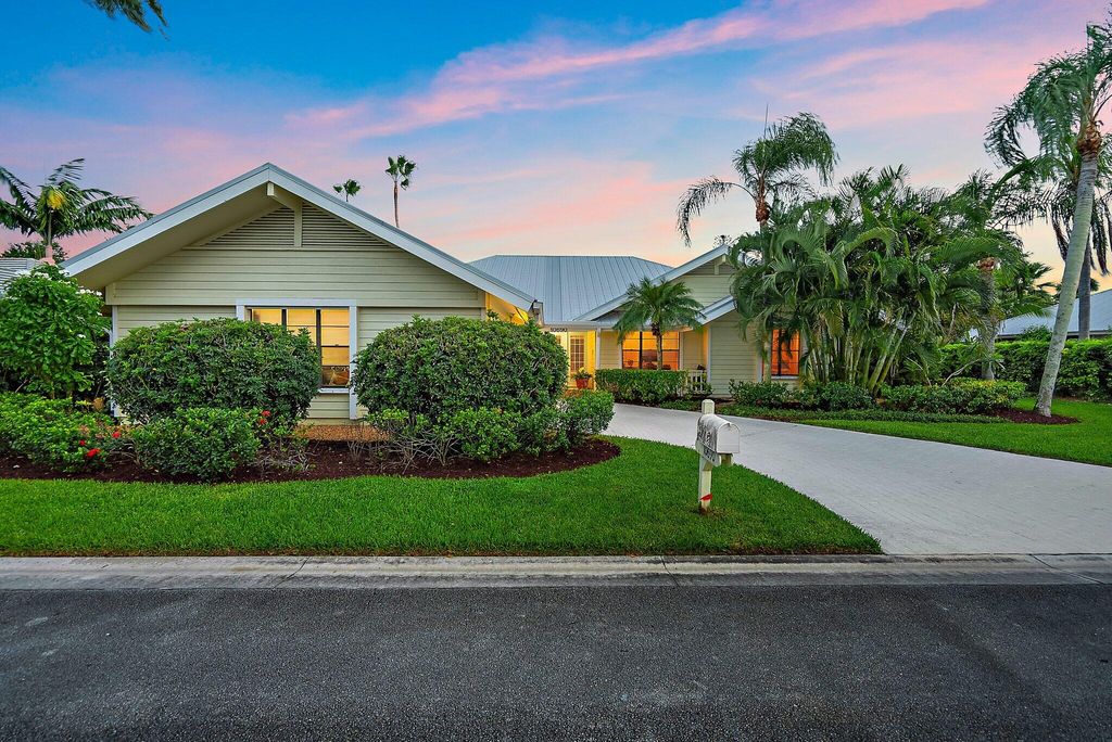 Photo of 10690 SE Jupiter Narrows Drive, Hobe Sound, FL 33455 (MLS # R11123904)