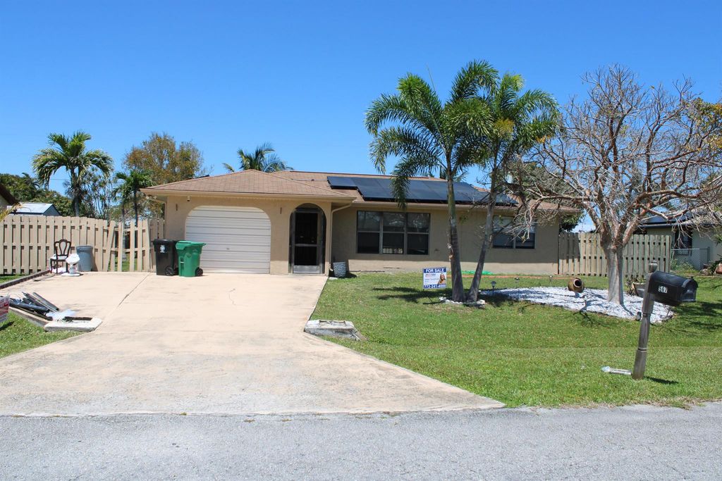 Photo of 567 SE Marydale Terrace, Port Saint Lucie, FL 34983 (MLS # R11067594)