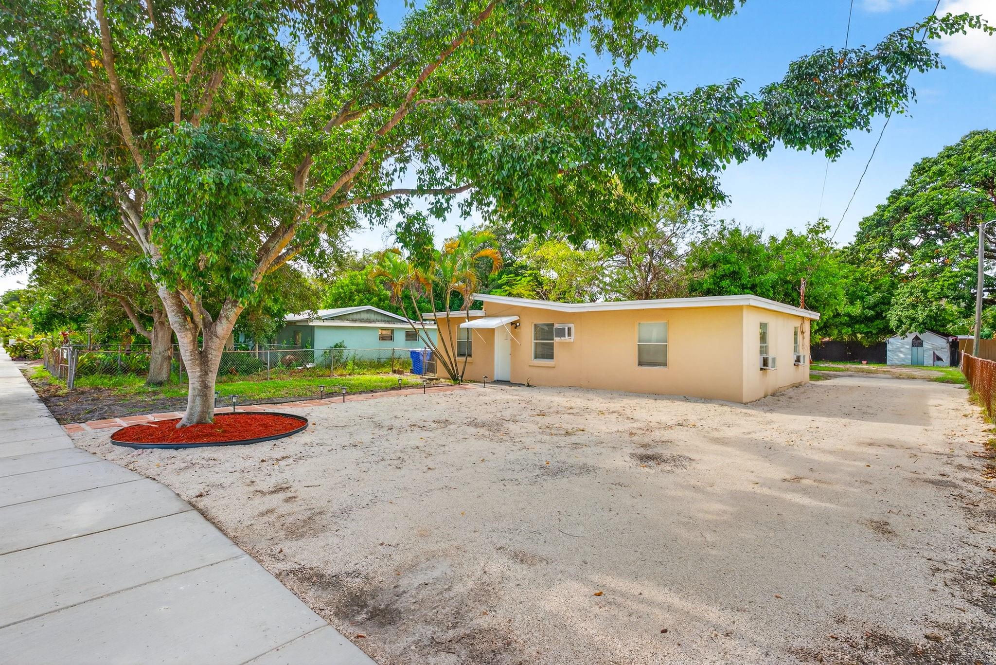 Hollywood Country Estates - Residential Lease