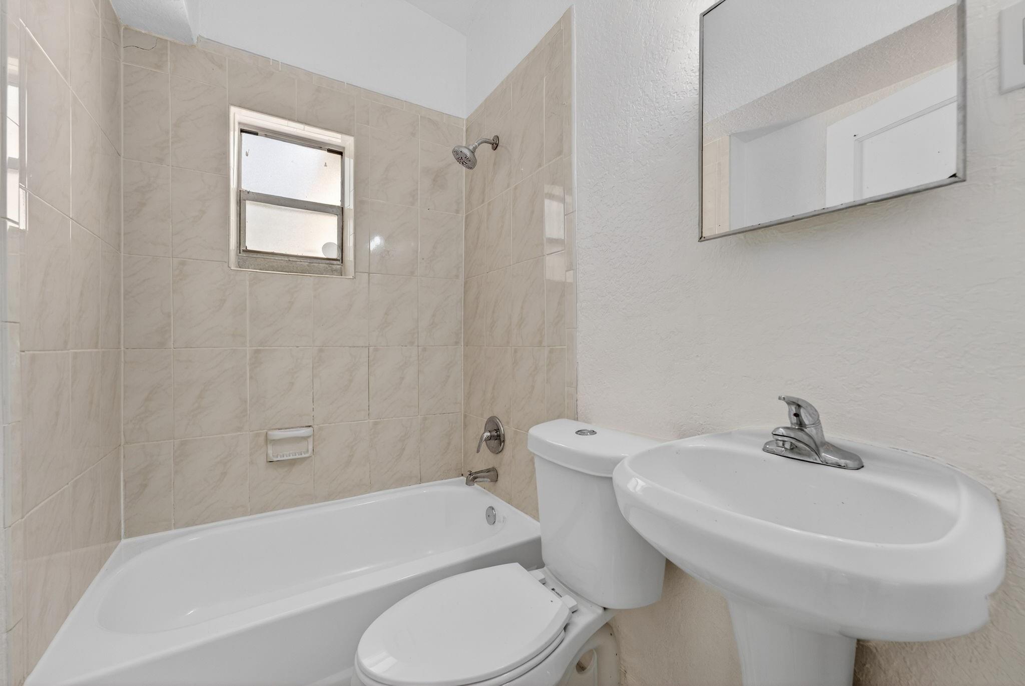 Hollywood Country Estates - Residential Lease