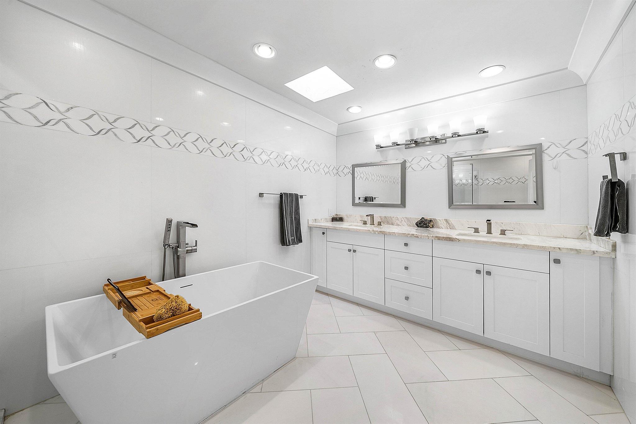 BOCA BAY COLONY - Residential