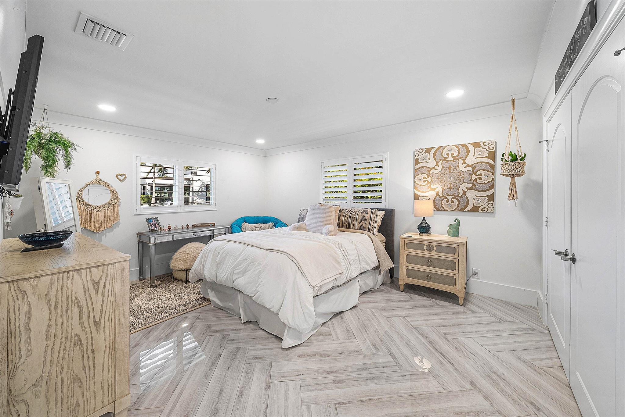 BOCA BAY COLONY - Residential