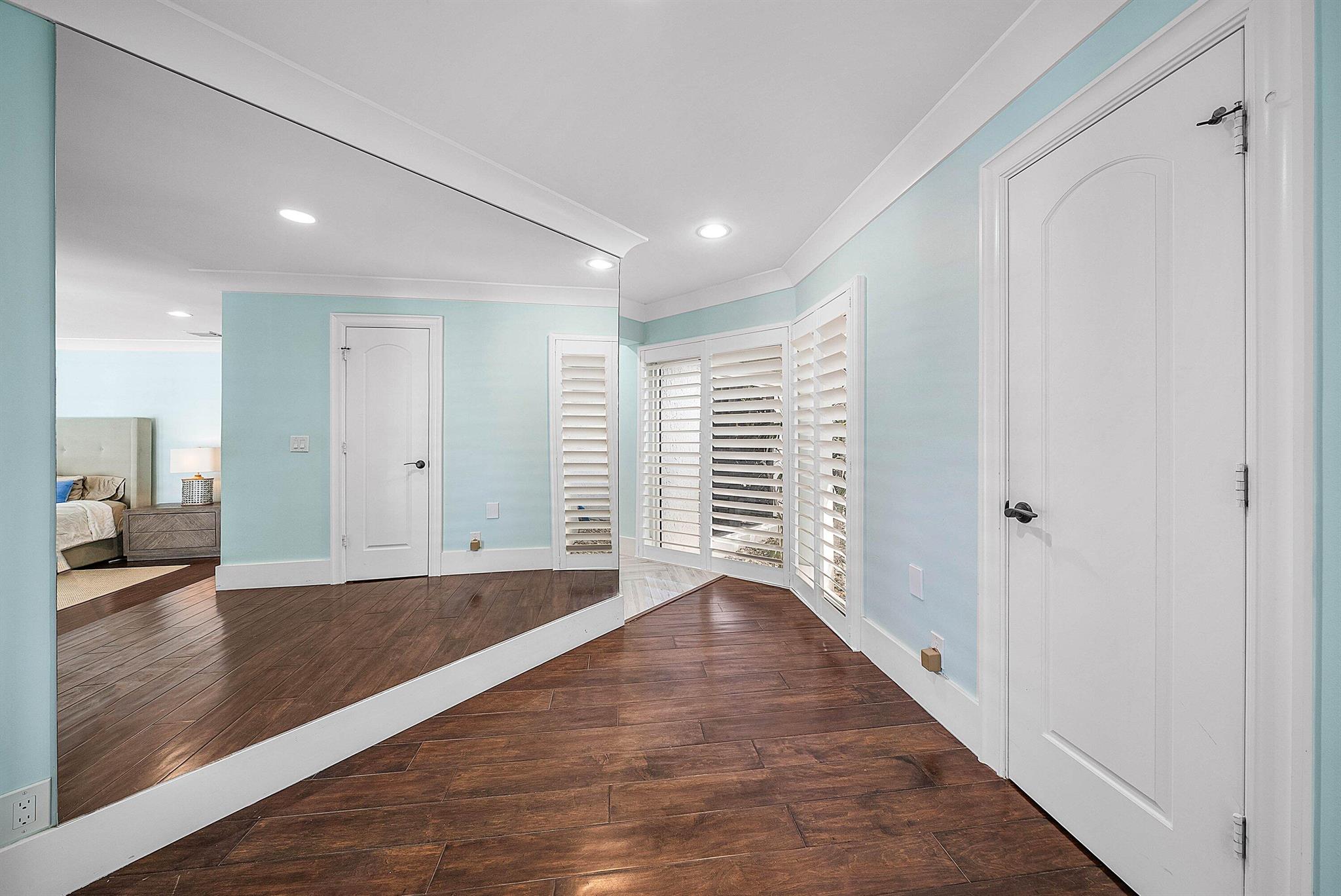 BOCA BAY COLONY - Residential