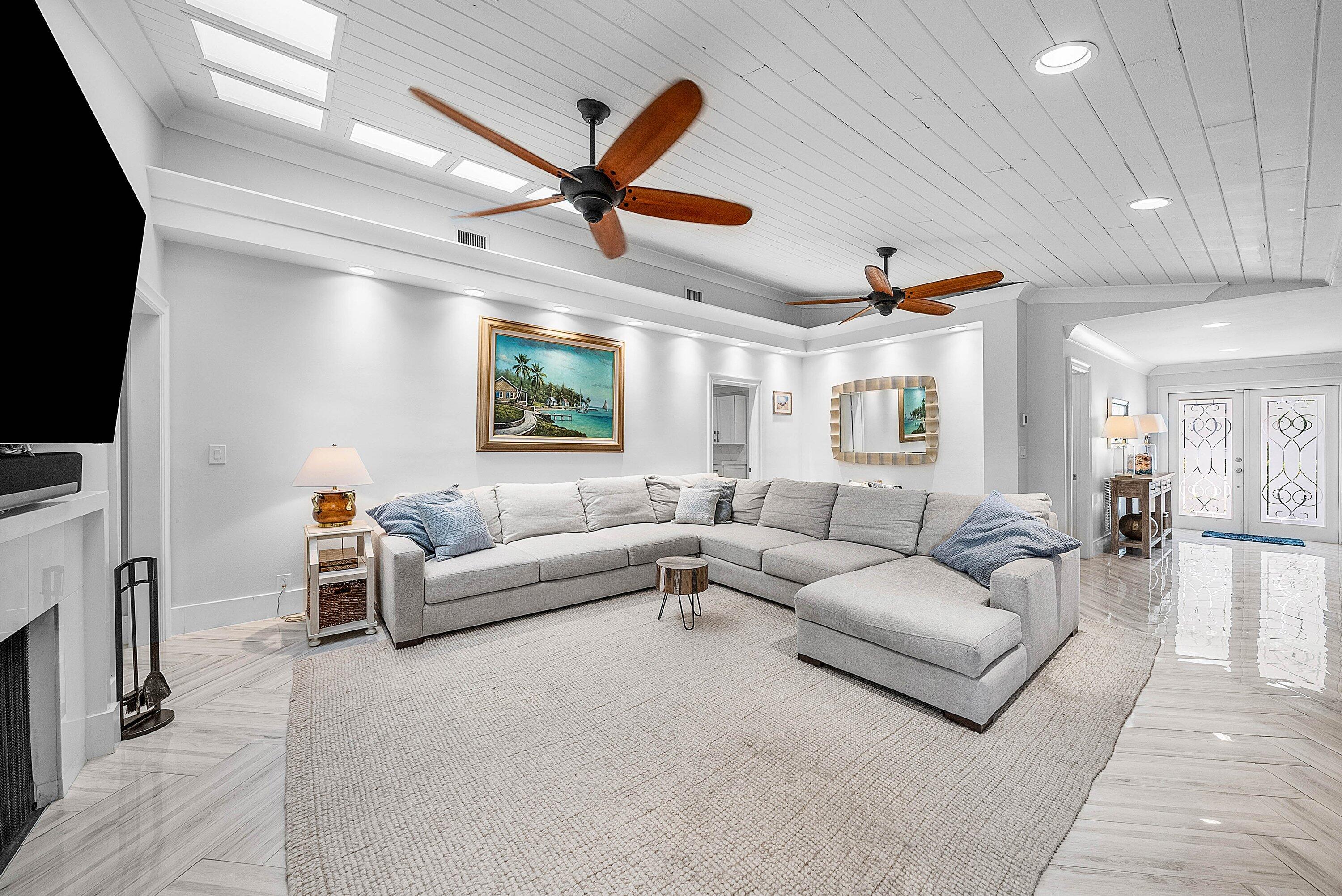 BOCA BAY COLONY - Residential