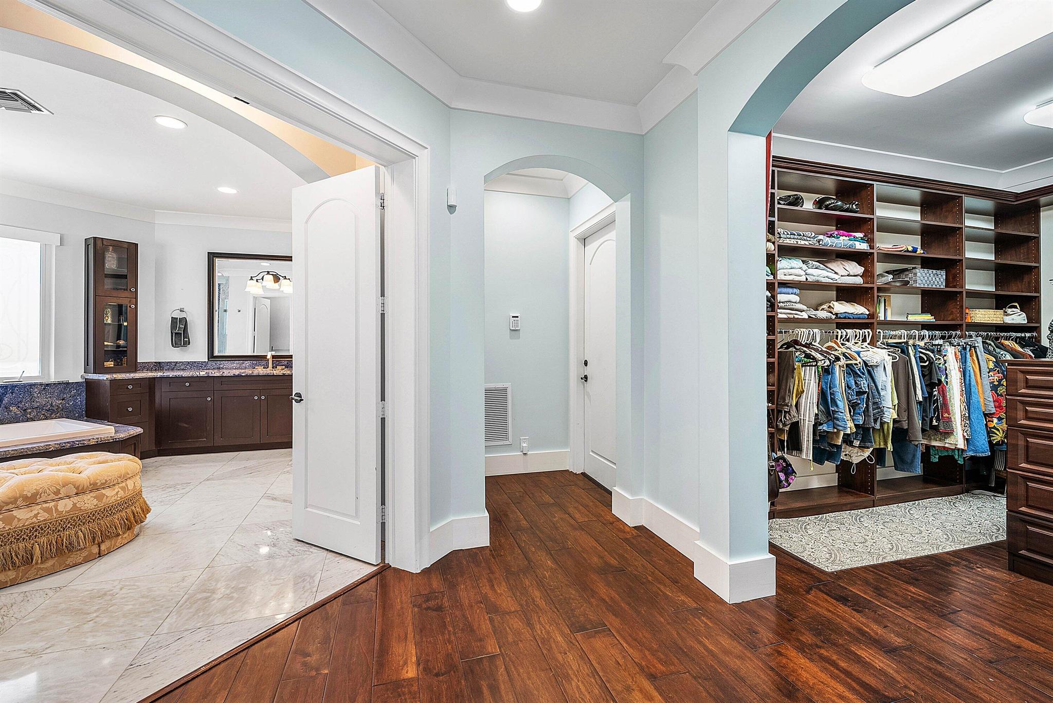 BOCA BAY COLONY - Residential