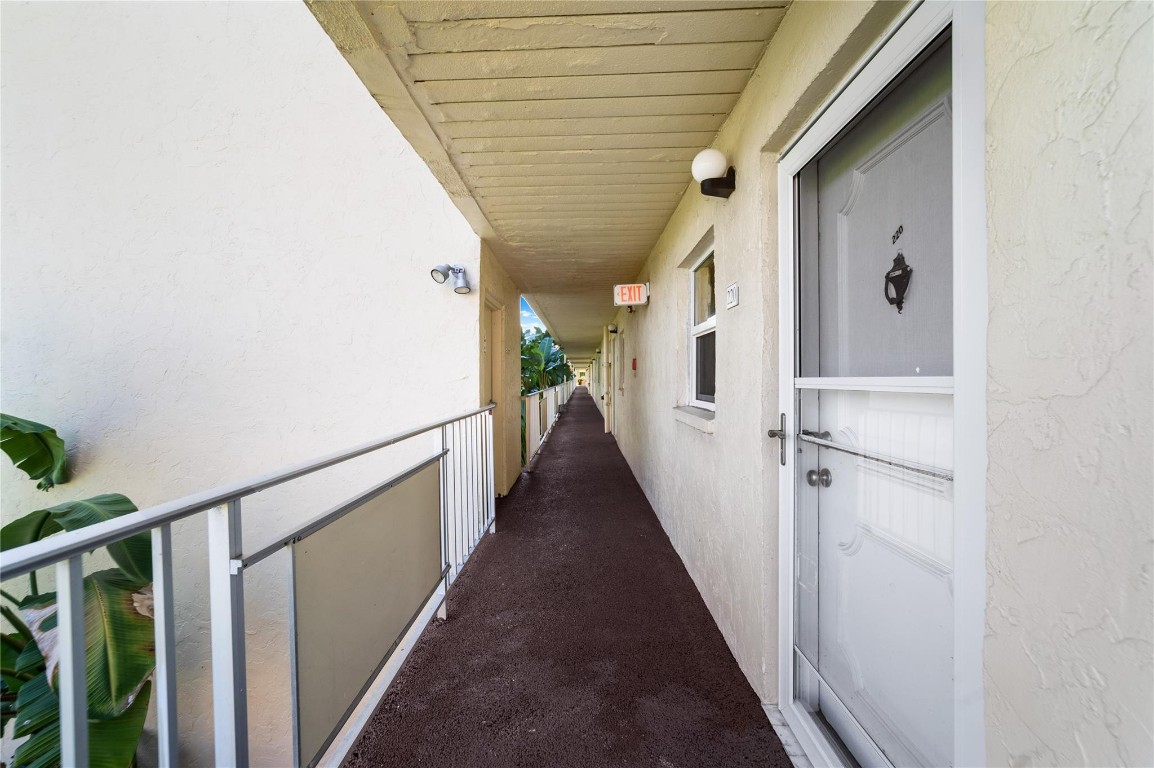 VILLAGE ROYALE GREENWOOD - Residential