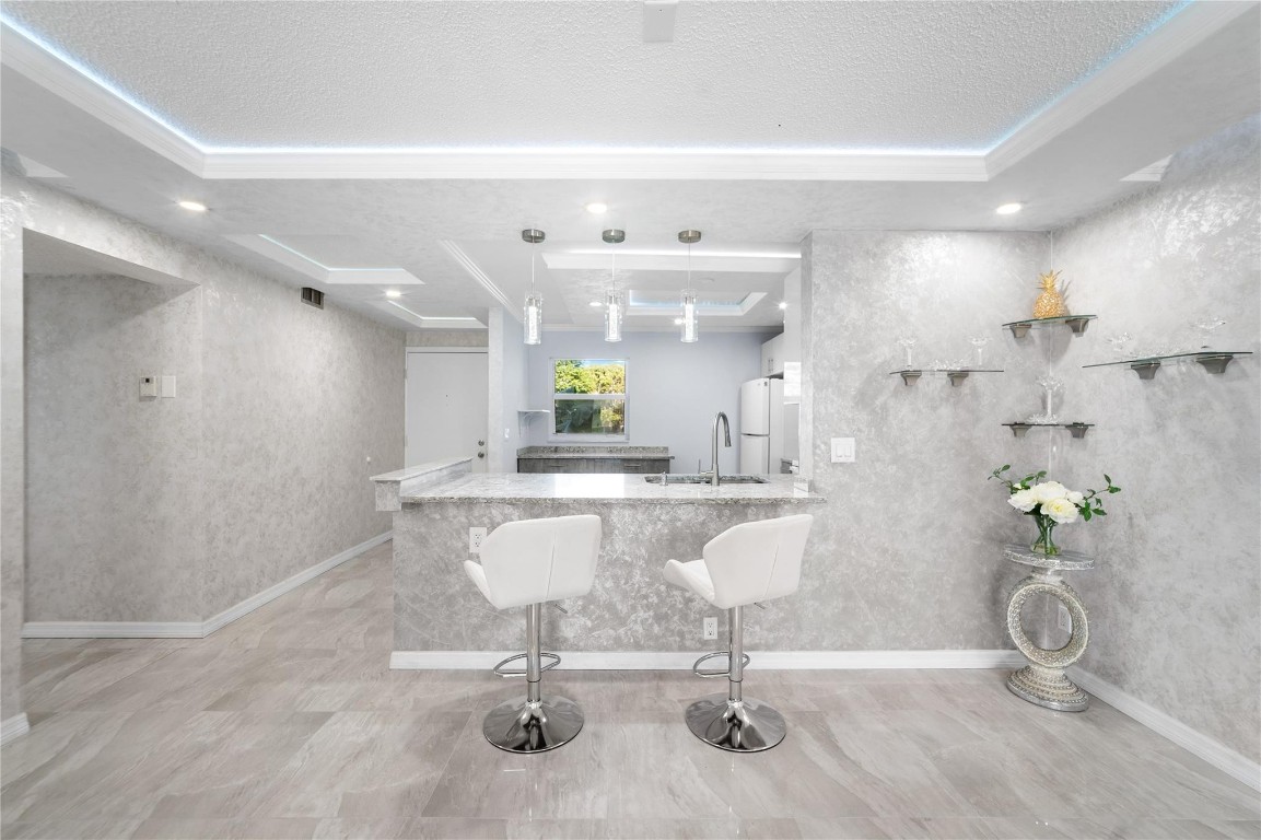 VILLAGE ROYALE GREENWOOD - Residential