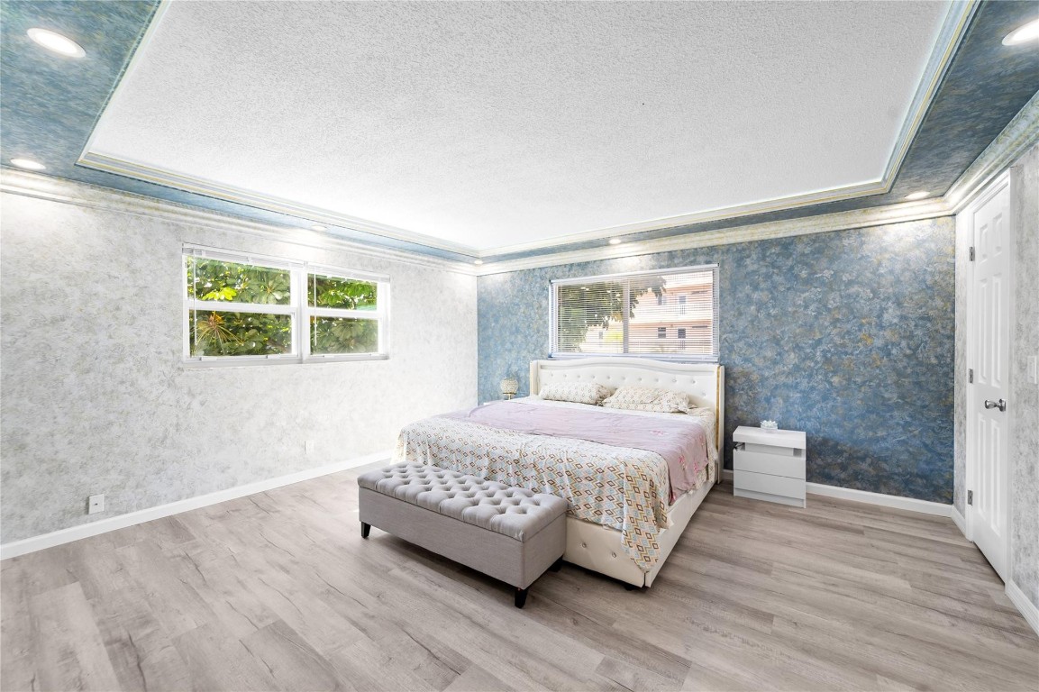 VILLAGE ROYALE GREENWOOD - Residential