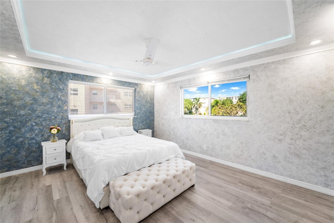 VILLAGE ROYALE GREENWOOD - Residential